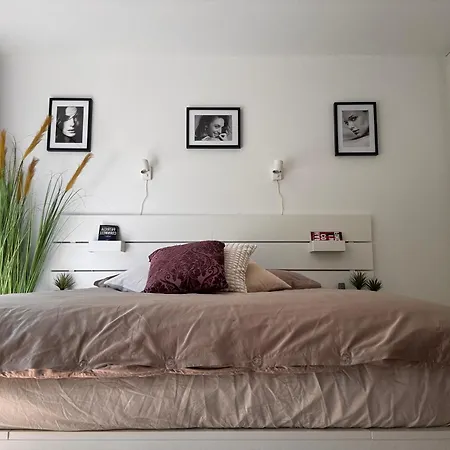 La Riviera Villa *